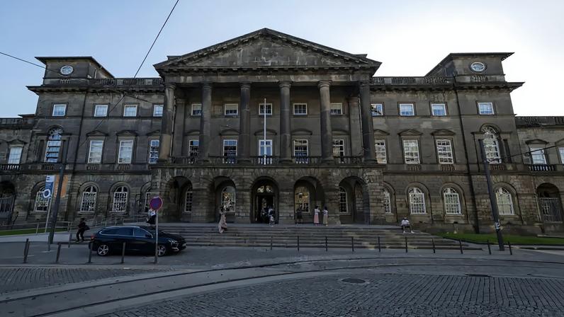 Hospital de Santo António sob buscas por obras suspeitas