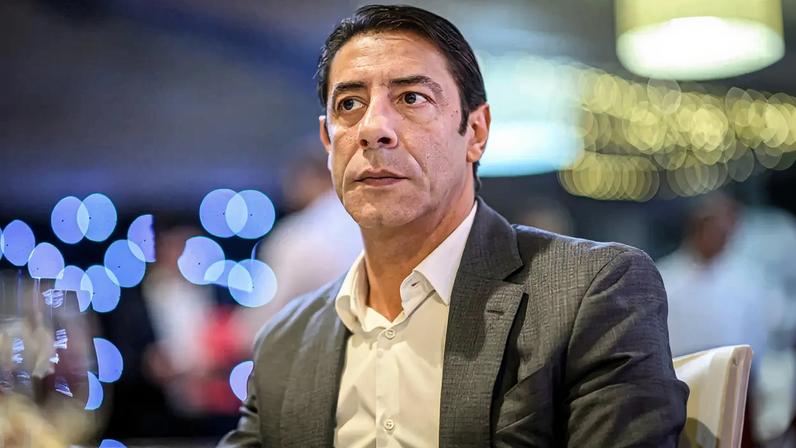 Ex-ciclista Eddy Merckx hospitalizado novamente por infecção