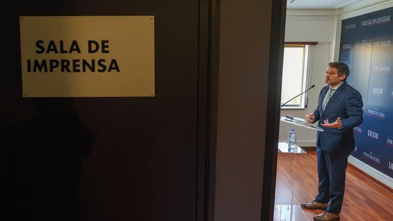 André Ventura aceita debate com Pacheco Pereira com base em factos e documentos