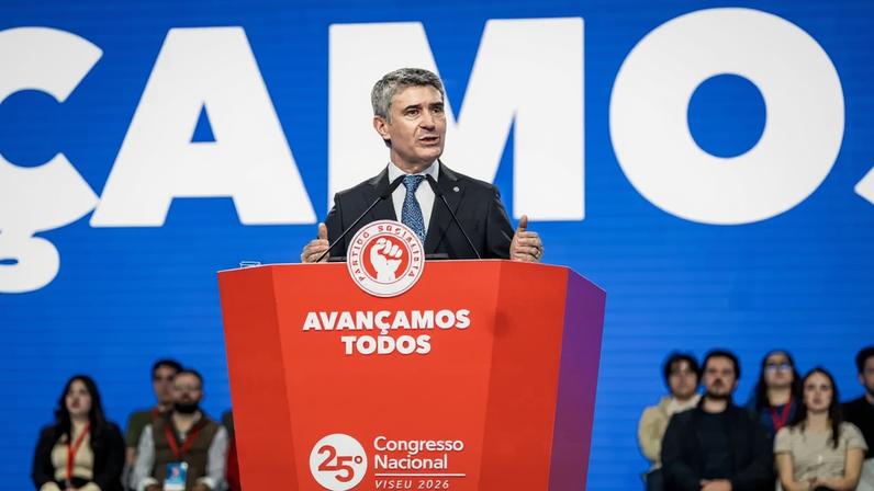 Os temporais, que atingiram o território continental durante cerca de três semanas, provocaram a destruição total ou parcial de milhares de casas