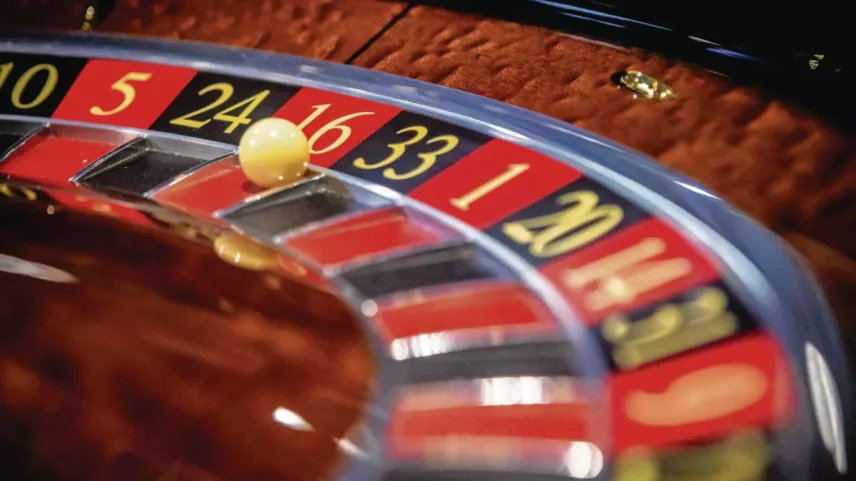 16 arguidos absolvidos por branquear 124 milhões no Casino da Póvoa