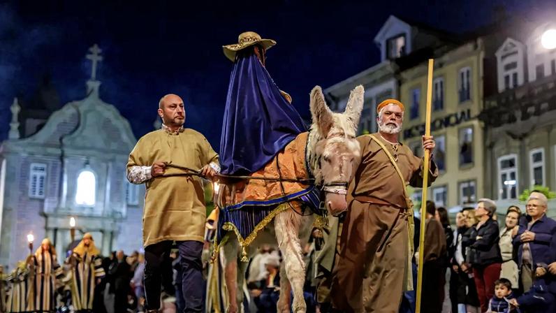 Milhares em Braga para assistir à Procissão da Burrinha