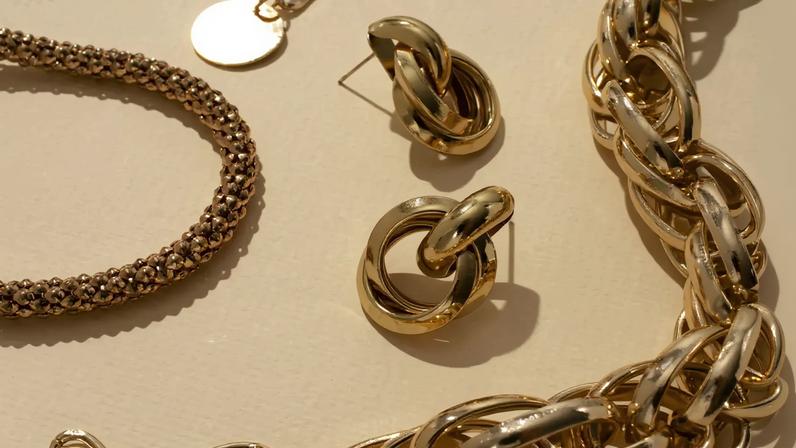 Imagem de contexto do artigo As suas joias perderam o brilho? Eis como as pode limpar em casa