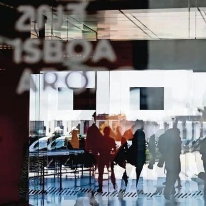 Recolha de dados biométricos nos aeroportos retoma ao início da tarde