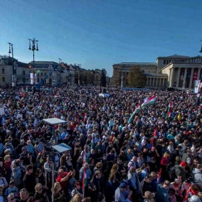 Hungria vota com Viktor Orbán por margem estreita e mundo em suspenso