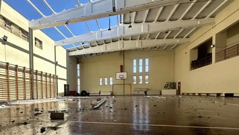 Rajada de vento provoca danos no quartel dos Bombeiros de São Brás de Alportel