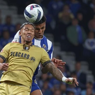 Fila para passes marca arranque do transporte pago em Viana do Castelo