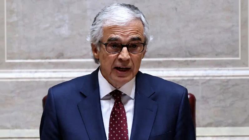 O presidente do Parlamento sublinhou que, por saberem que o mundo não é estático, os deputados da Constituinte "fizeram da revisão constitucional uma possibilidade"