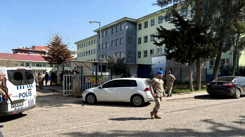Imagem de contexto do artigo Ex-aluno invade escola na Turquia e fere 16 pessoas a tiro