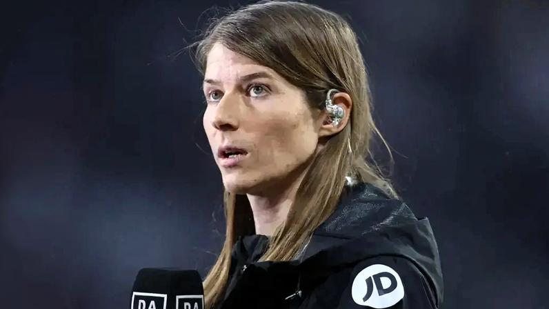 Marie-Louise Eta tem 34 anos e sucede a Steffan Baumgart no comando do Union Berlim