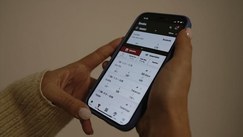 Universitário viciado em jogo burlou colegas por 73 mil euros