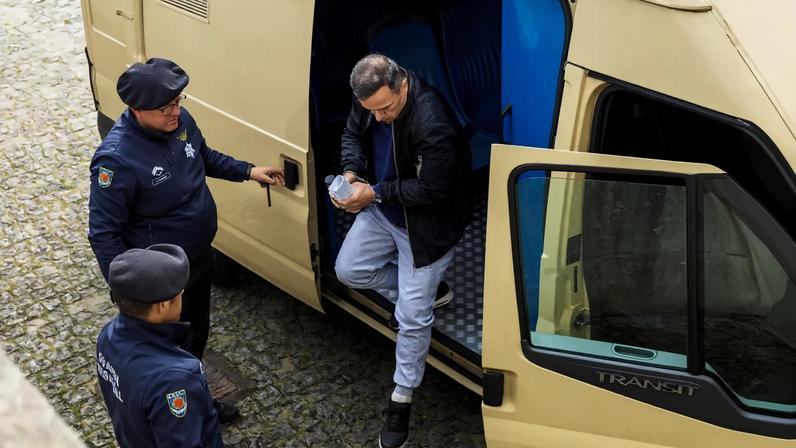 Principal arguido está em prisão preventiva