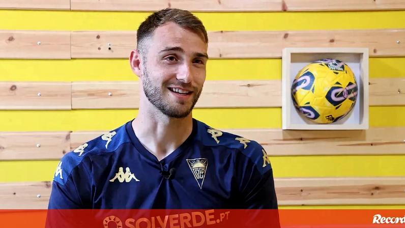 Ferro admite que subiu rápido no Benfica e reconhece que as coisas descambaram