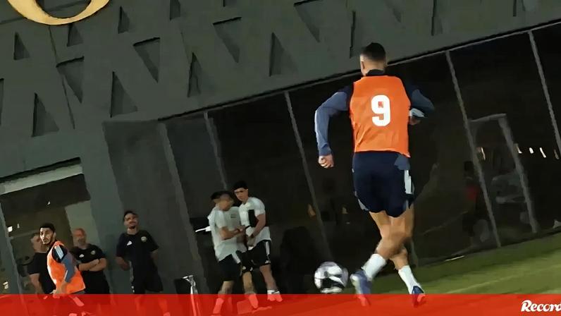 Cristiano Ronaldo voltou aos treinos e já deslumbrou com este golaço