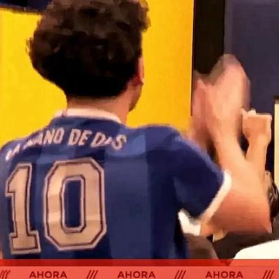 Adepto invade conferência de imprensa e deixa Scaloni incrédulo