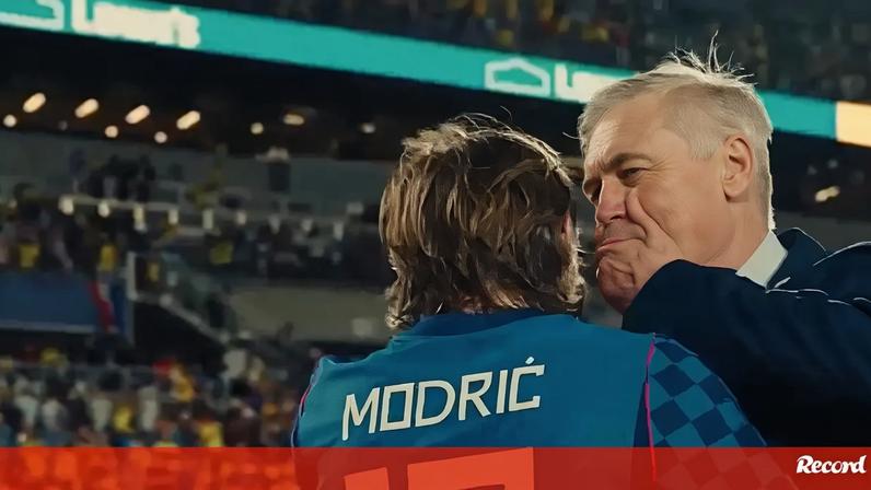 «Não tens um avô brasileiro?»: Ancelotti tenta 'convocar' Modric para a canarinha