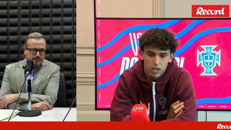 Vítor Pinto: «Olhamos para o onze do Benfica e quem é que jogava de caras? João Félix»
