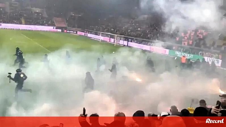 Episódio aconteceu este sábado, num jogo da 2.ª Liga alemã