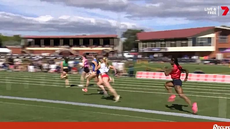 Norte-americana é a terceira mulher de sempre a vencer o Stawell Gift saindo com handicap máximo