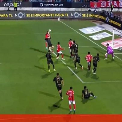 Golo de Ríos coloca Benfica à frente; Casa Pia reportou falta de Schjelderup