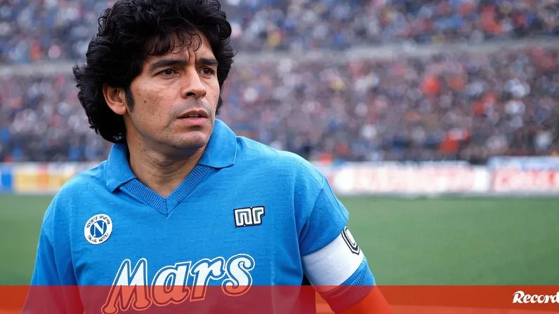 Maradona antes de um jogo do Nápoles
