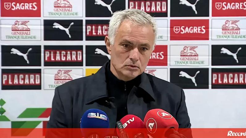 Um arraso de Mourinho nunca vem só: as outras conferências do técnico a visar os jogadores do Benfica