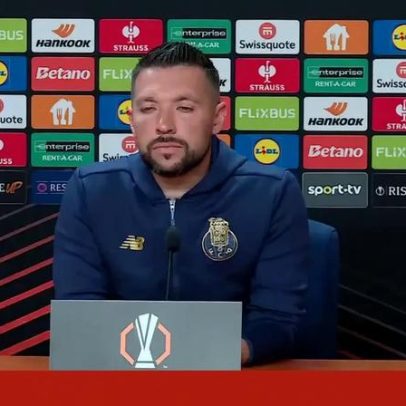 Farioli analisa em duas frases lance polémico entre Zaidu e Gustavo Sá