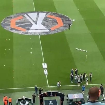Vítor Pereira homenageado no Dragão: vídeo relembra golo de Kelvin ao Benfica