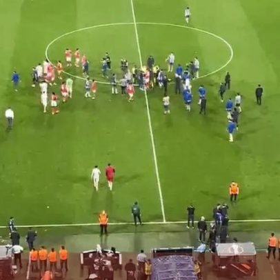 Final Porto-Nottingham: Pereira cumprimentou quase todos e consolou Diogo Costa