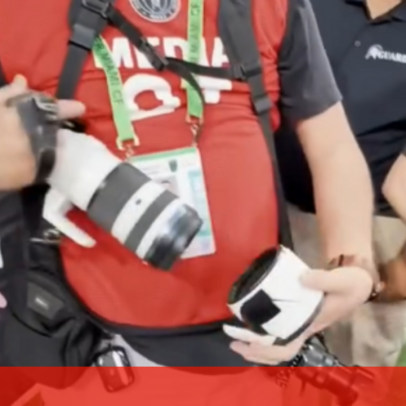 Messi falha remate e lente de fotógrafo fica danificada