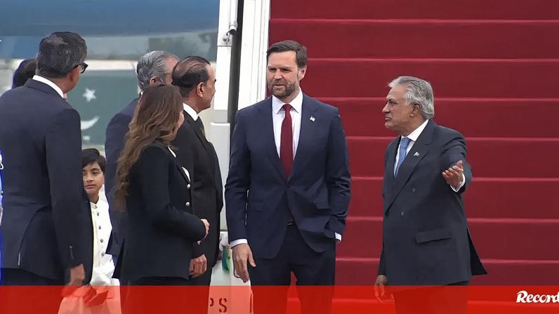 JD Vance chega ao Paquistão para negociações de cessar-fogo com o Irão