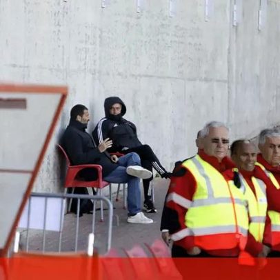 Mourinho assiste ao jogo da equipa B do Benfica