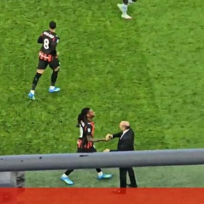 Adeptos do Milan vãoiam Rafael Leão ao ser substituído no San Siro