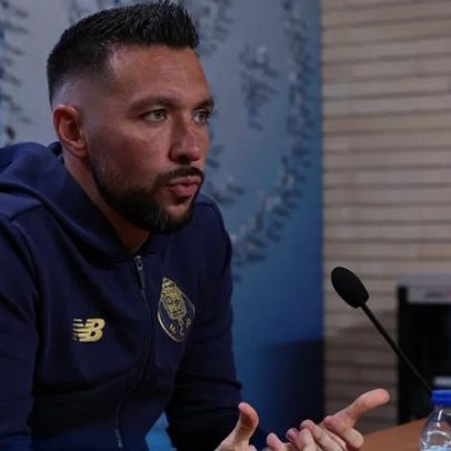 Conferência de Farioli sobre antevisão ao jogo com o Nottingham Forest em directo