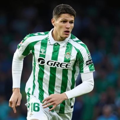 Adeptos do Betis veem Altimira como promessa de grande projeção, ainda verde