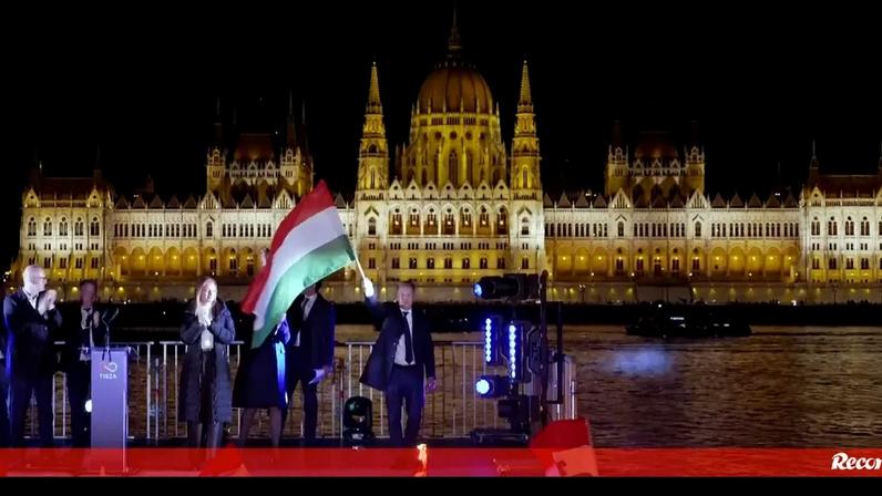 Húngaros aguardam mudanças após derrota de Orbán