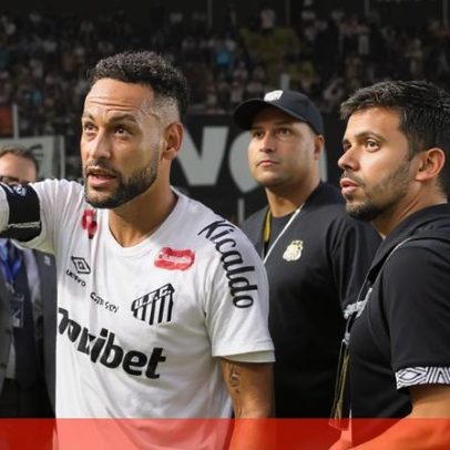 Neymar discute com adeptos após empate do Santos