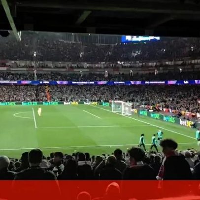 Adeptos do Sporting aplaudem Gyökeres na substituição no Emirates