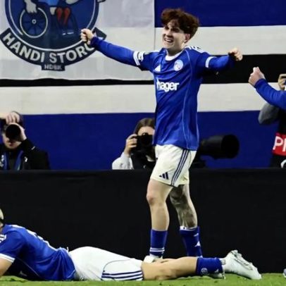 Julio Enciso marca pelo Estrasburgo e homenageia Óscar Cardozo