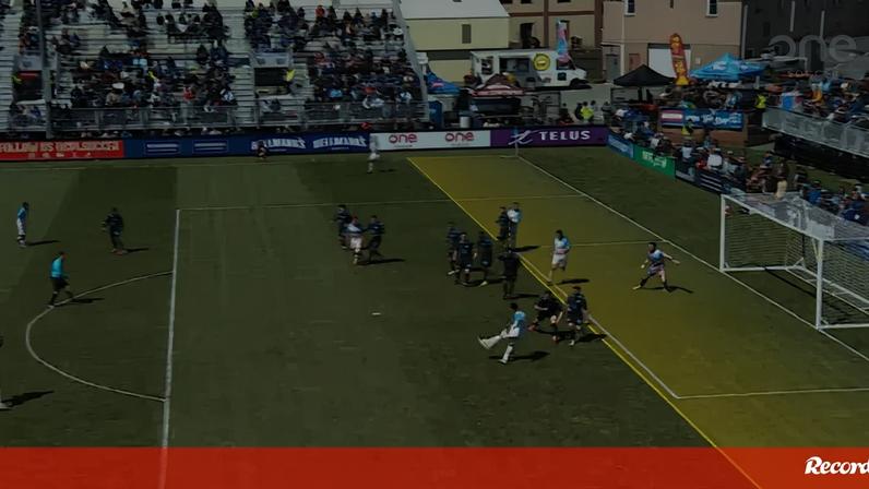 Primeiro golo validado pela Lei Wenger após controvérsia de fora de jogo