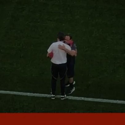 Dérbi entre Sporting e Benfica termina com abraço entre roupeiros