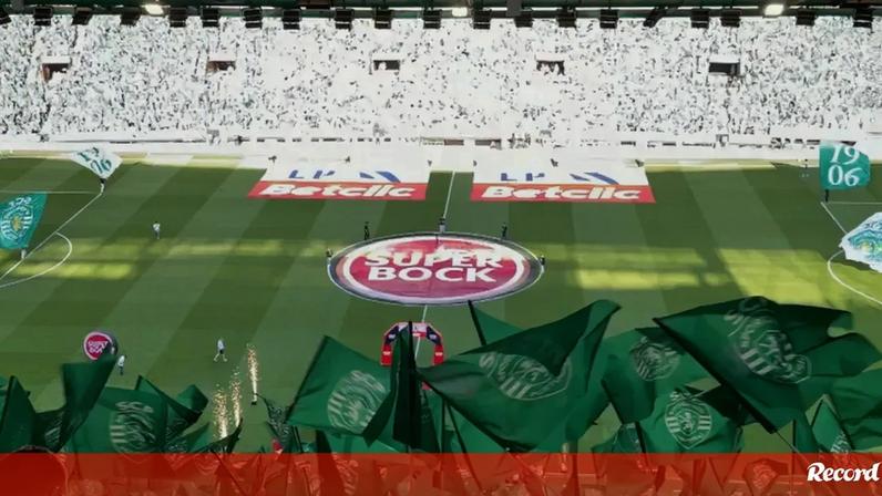 Entrada das equipas antes do Sporting-Benfica em foco