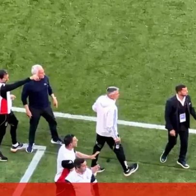 Mourinho reage ao penálti defendido por Trubin em Sporting-Benfica