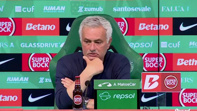 Mourinho diz que o Sporting "joga muito" mas atira: «Tiveram vários jogos que podiam perfeitamente ter perdido pontos...»