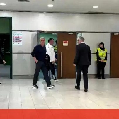 Mourinho questiona se o público do Hall VIP de Alvalade já saiu