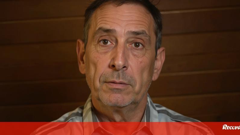 Antigo árbitro internacional espanhol aborda caso no Sporting-Benfica