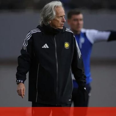 Ronaldo e Félix no onze de Jorge Jesus no Al Nassr-Al Ahli
