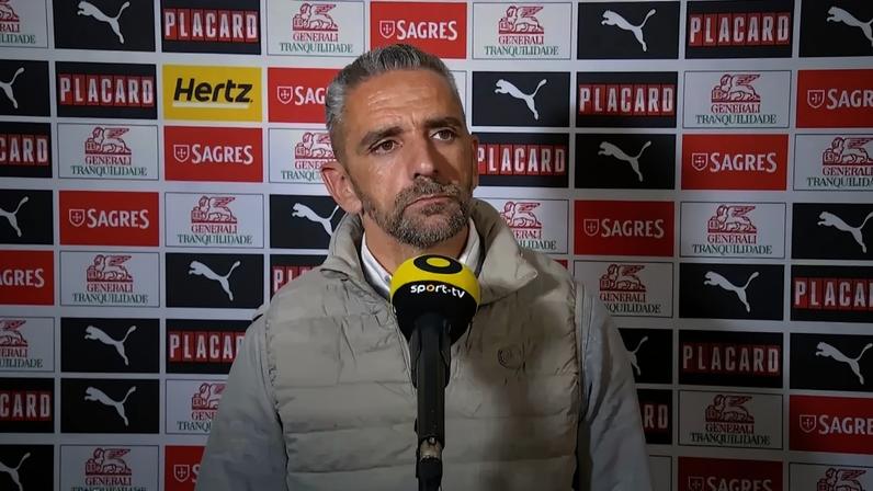 Rui Borges responde às críticas de Farioli