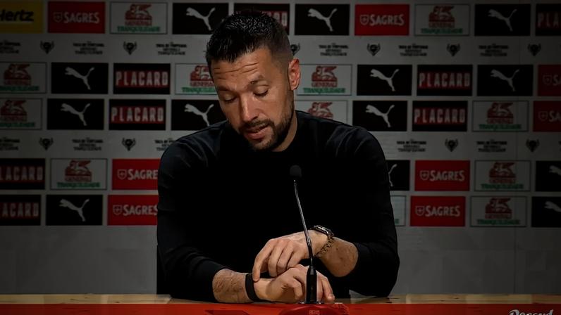 Farioli volta a criticar arbitragem e cita mudança de cor para verde