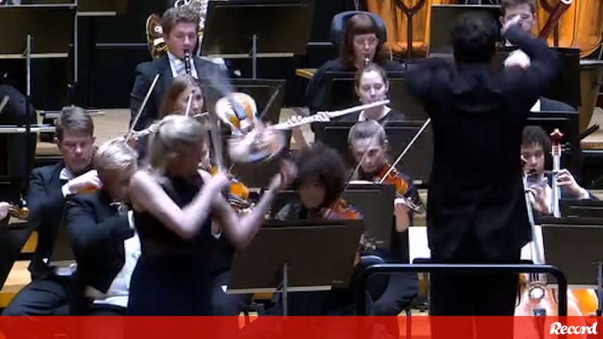 Violino de um milhão de euros 'voa' em palco após toque acidental do maestro